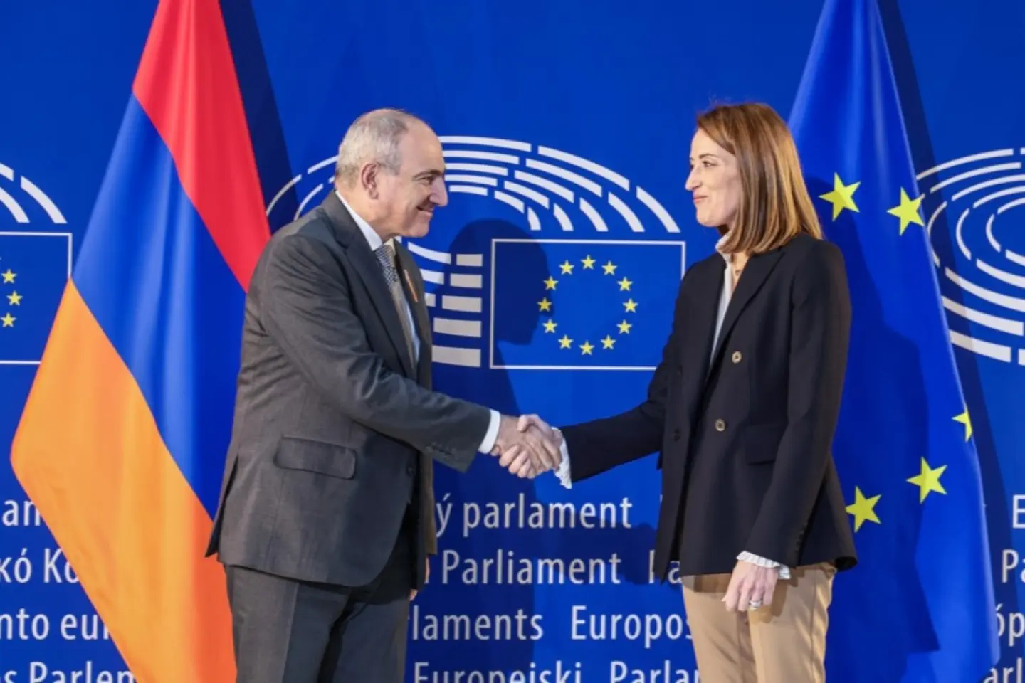 Campanii digitale și război informațional în Armenia înaintea alegerilor