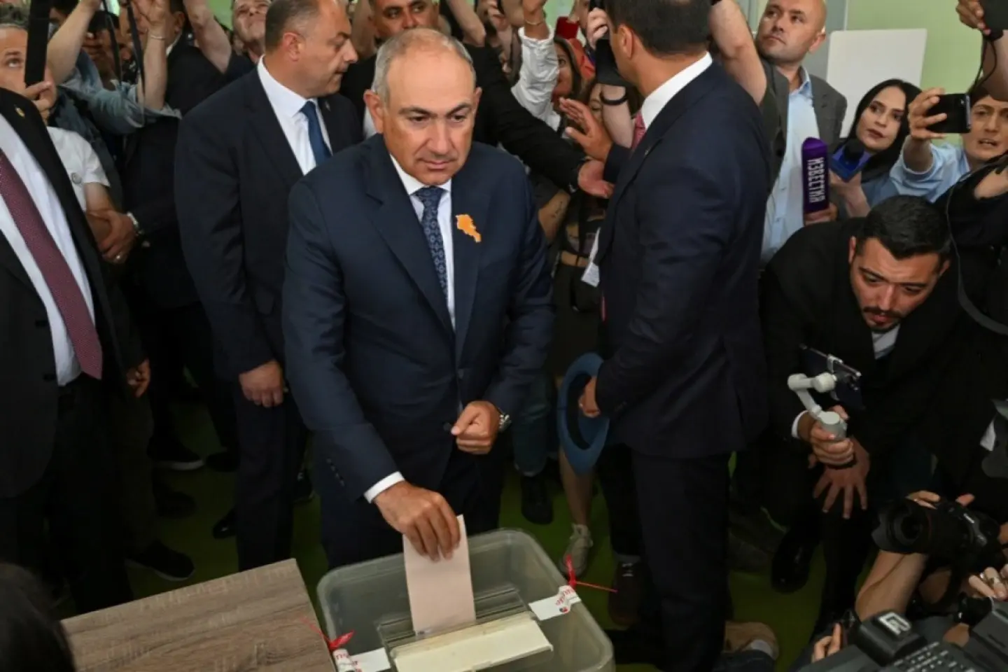 Prim-ministrul armean Nikol Pașinian a anunţat victoria partidului său în alegerile parlamentare