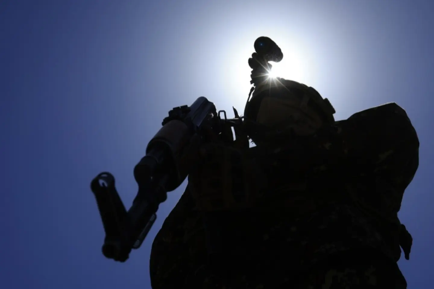 Rebelii houthi impun interdicții în strâmtoarea Bab el-Mandeb