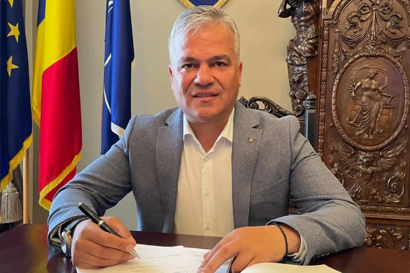 Adrian Veștea depune azi, la Parlament, programul de guvernare și lista miniștrilor