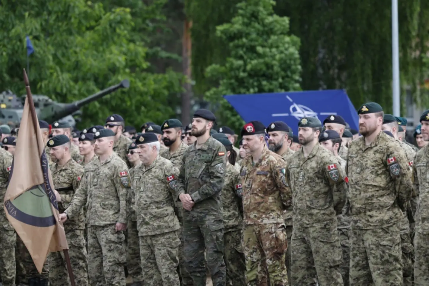 PROPAGANDĂ DE RĂZBOI: Înfrângerea Ucrainei poate amâna un război între Rusia și NATO