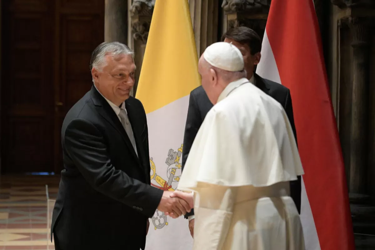 Object Name: HUNGARY POPE FRANCIS VISIT