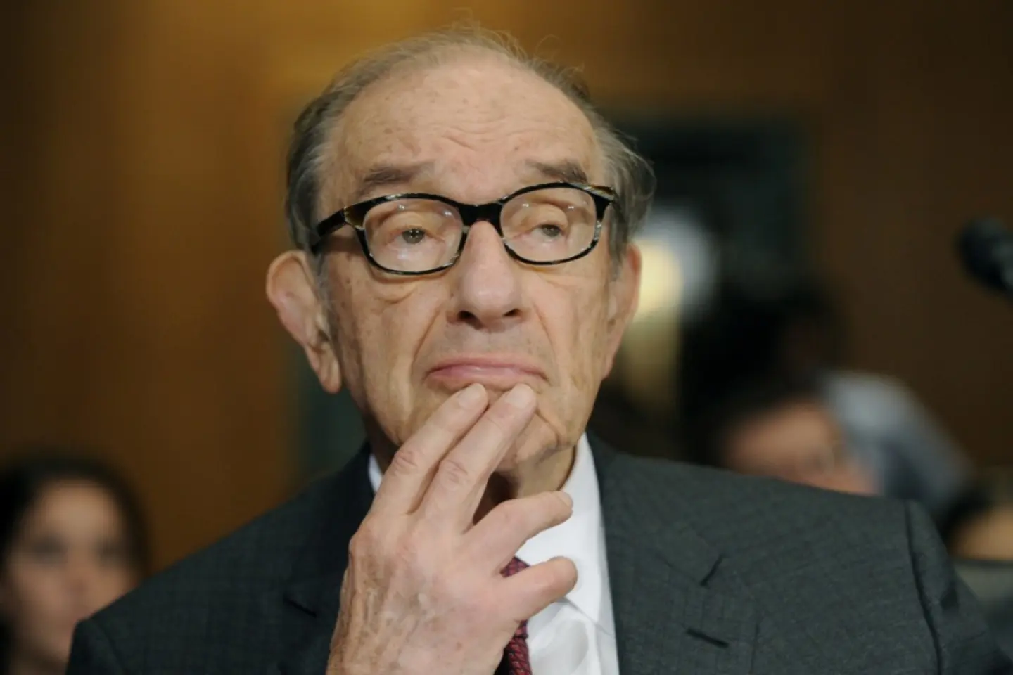 Alan Greenspan, considerat arhitectul economiei americane moderne a murit la vârsta de 100 de ani