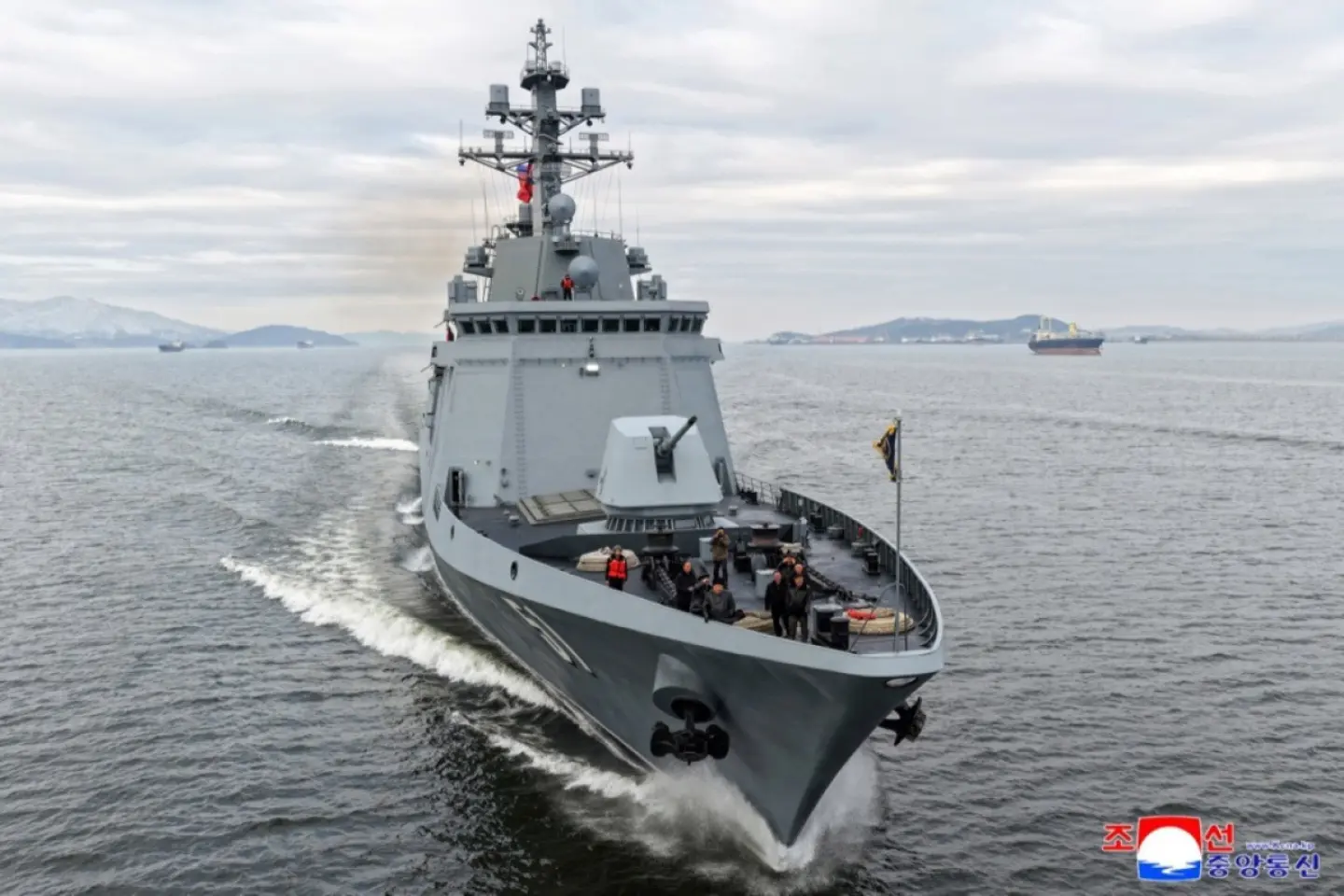 Correa de Nord plănuieşte construcţia de nave militare de 10.000 de tone