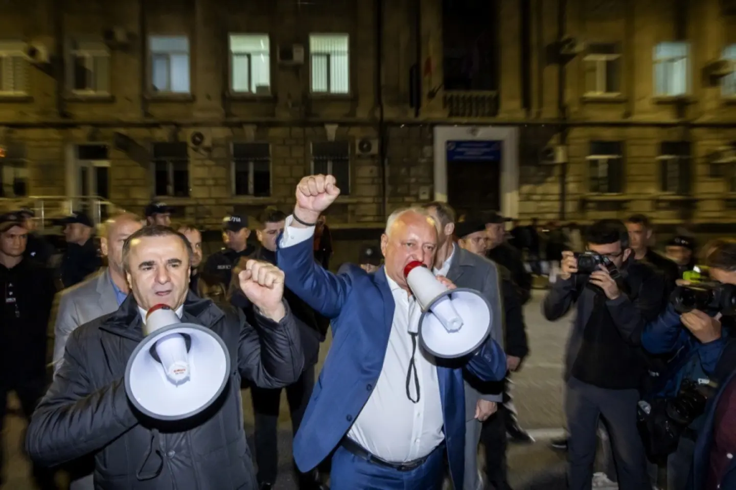 FAKE NEWS: Guvernarea de la Chișinău i-a ridicat monumente lui Ion Antonescu