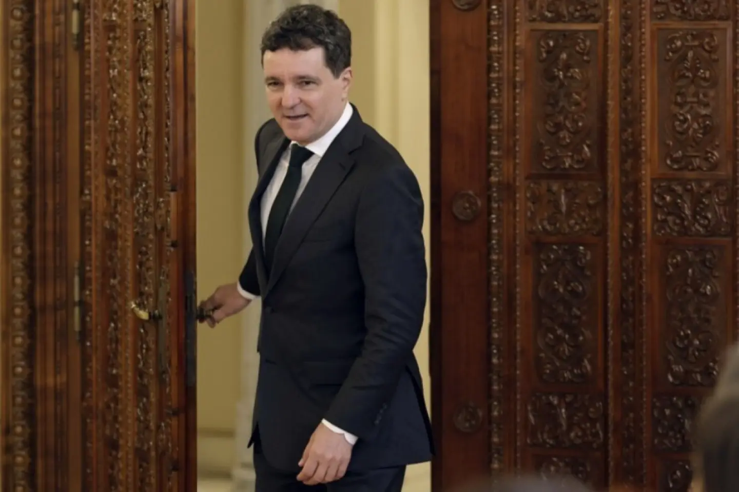 Nicuşor Dan publică un articol de opinie în presa conservatoare americană