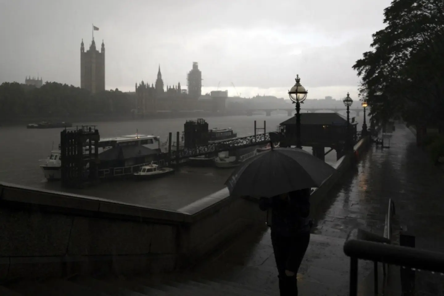 S-a terminat procesul celor doi români acuzați că au înjunghiat un jurnalist iranian la Londra