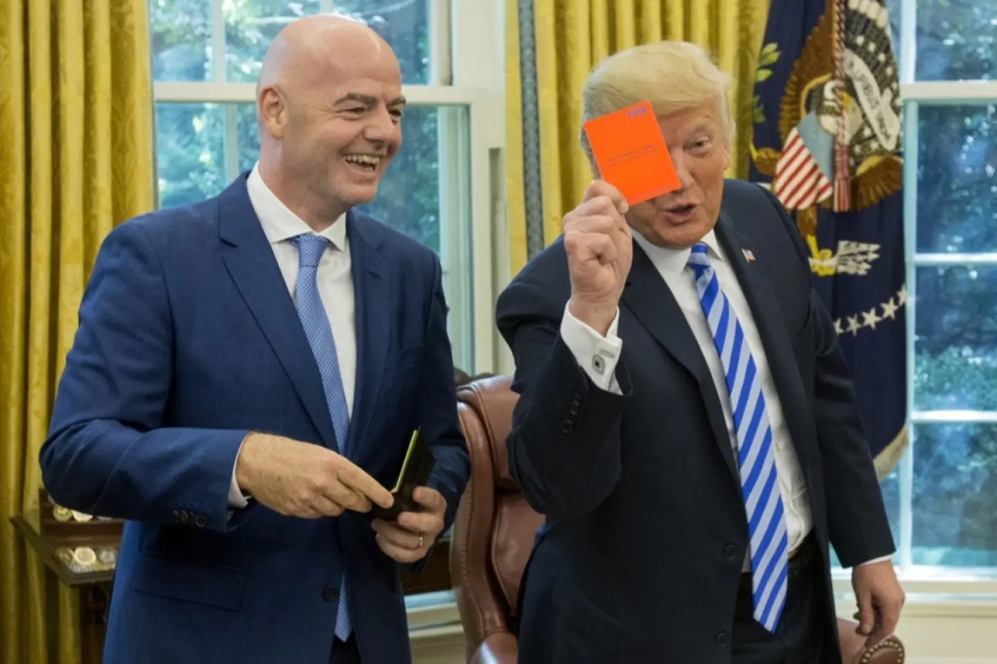 Donald Trump anulează un cartonaș roșu la Cupa Mondială