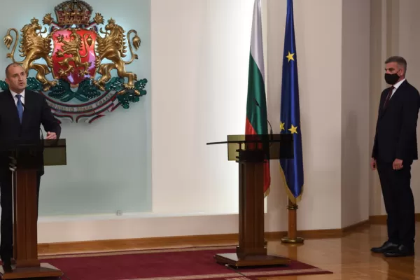 Președintele bulgar, Rumen Radev, l-a însărcinat, din nou, pe actualul premier interimar Stefan Yanev să conducă un guvern de tranziție
