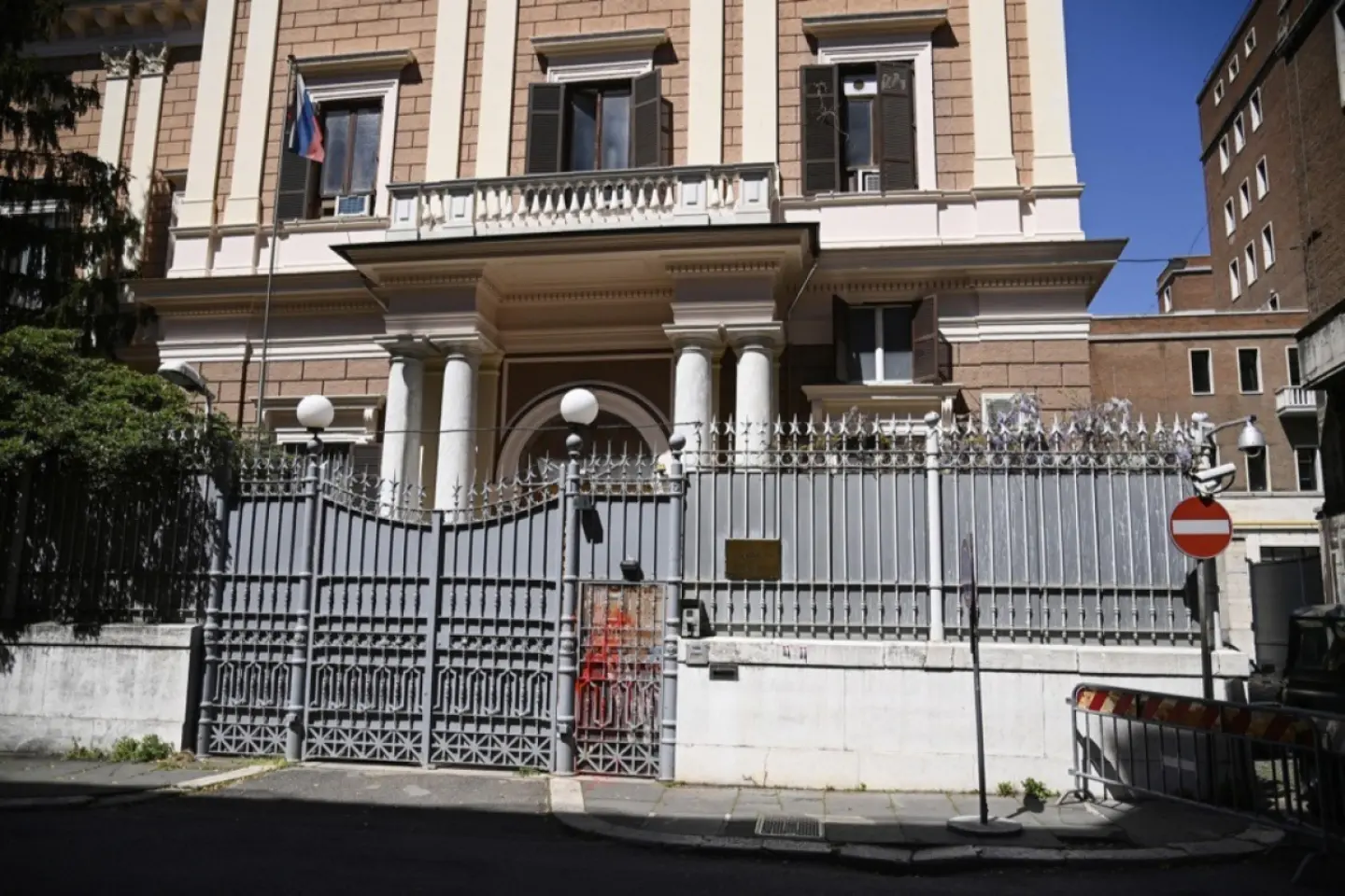 Italia expulzează doi angajați ai ambasadei Rusiei pentru spionaj