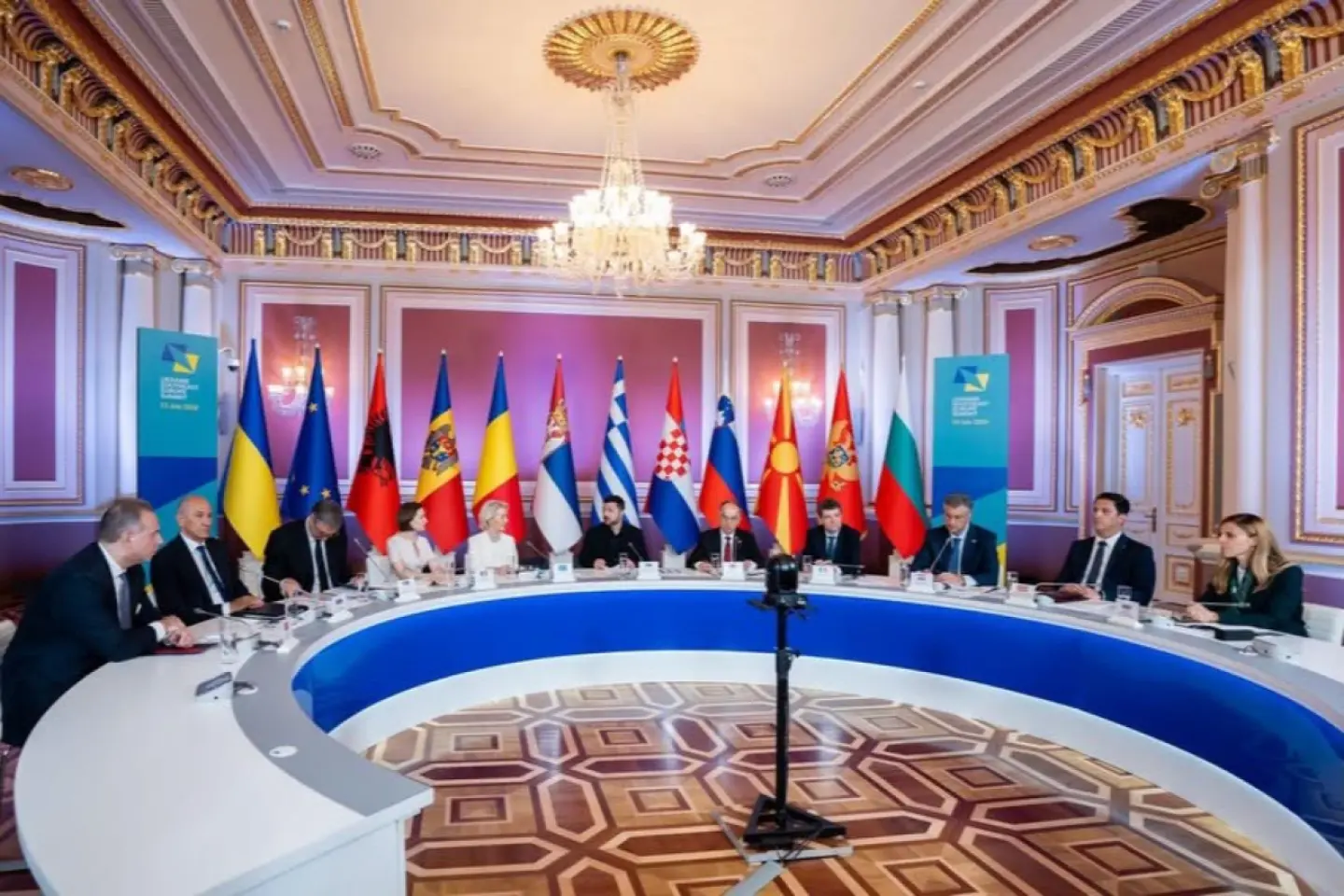 S-au încheiat lucrările celui de-al cincilea summit Ucraina - Europa de Sud Est
