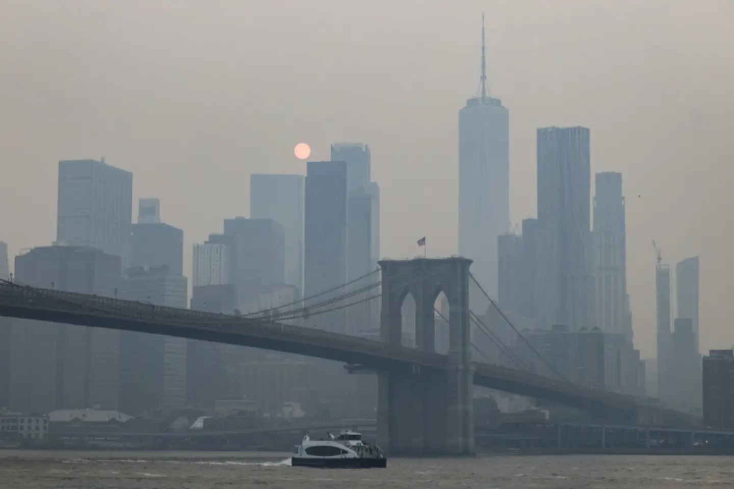 Trump ameninţă Canada cu noi taxe vamale, din cauza fumului provenit din incendiile de vegetaţie