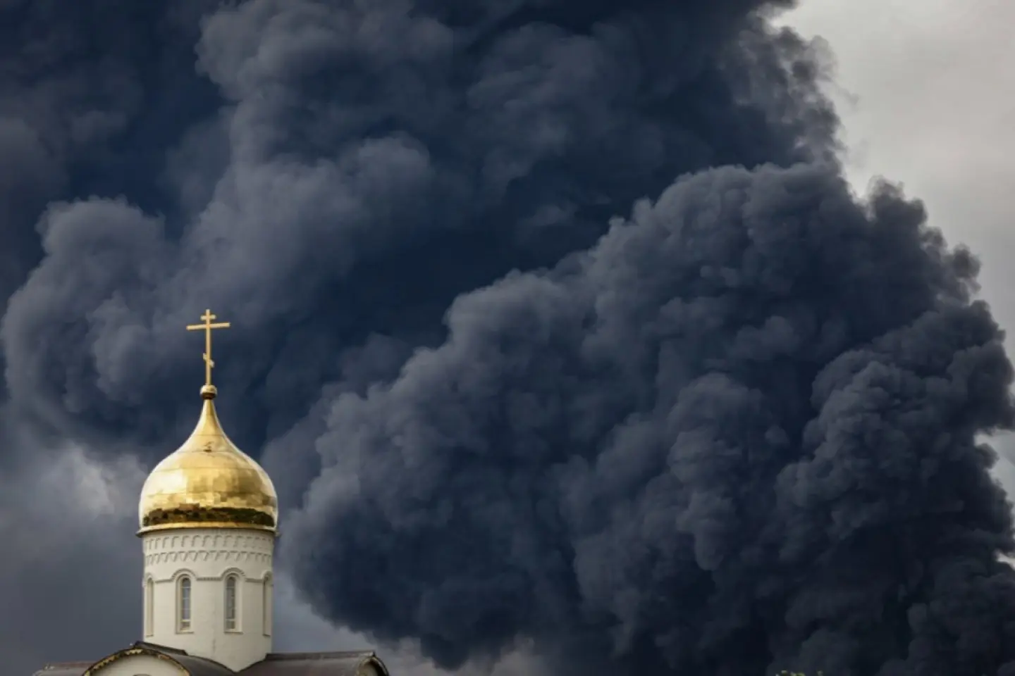Ucraina atacă depozitele online din Rusia