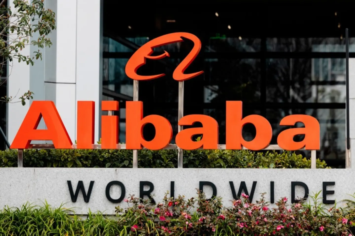Compania Alibaba amendată de UE cu 550 de milioane de euro