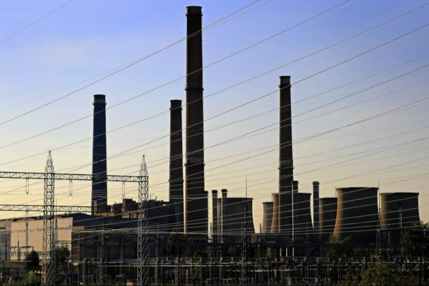 Ministerul Energiei caută soluții de economisire a electricității în orele de vârf