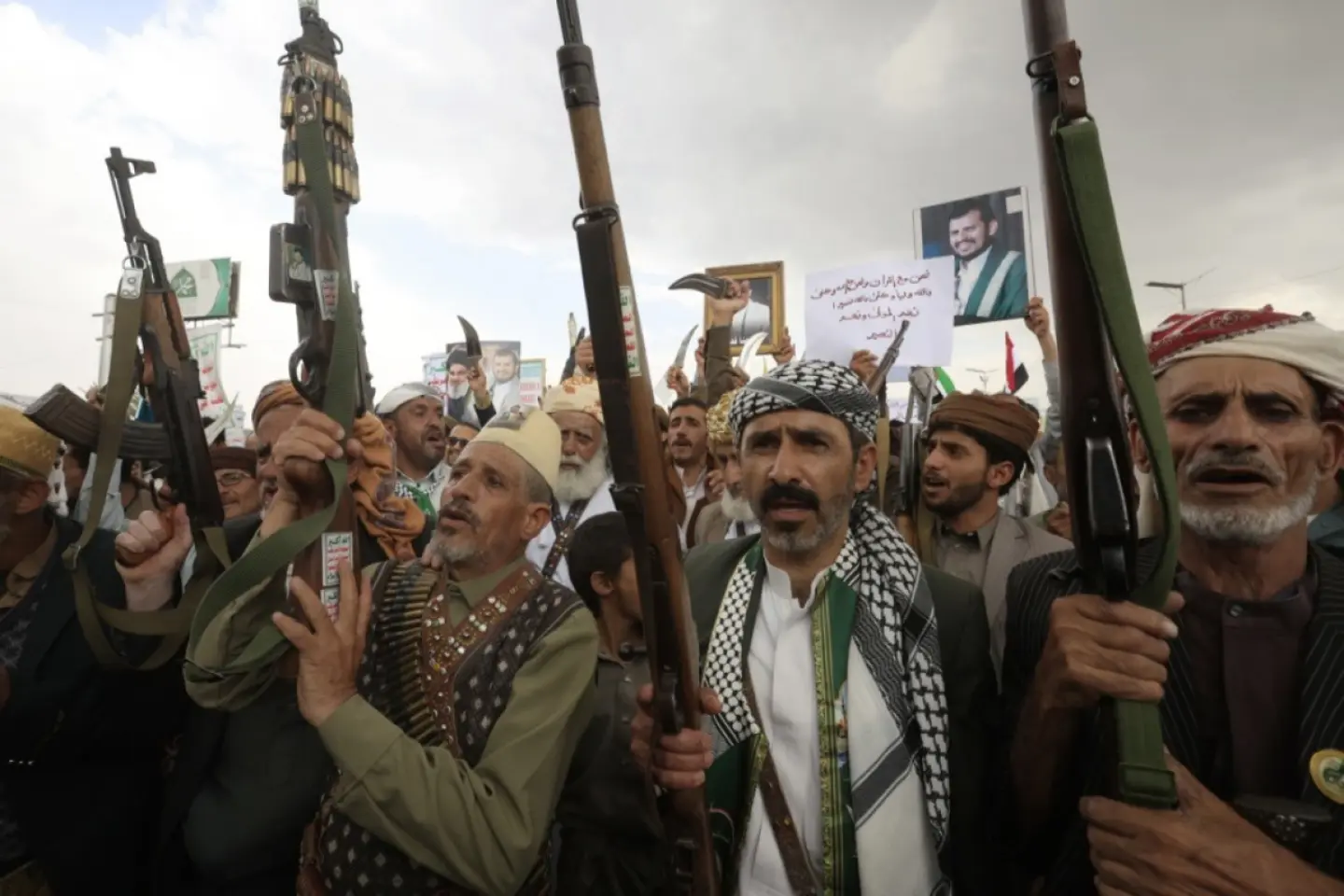 Rebelii houthi au lansat un atac asupra sudului Arabiei Saudite