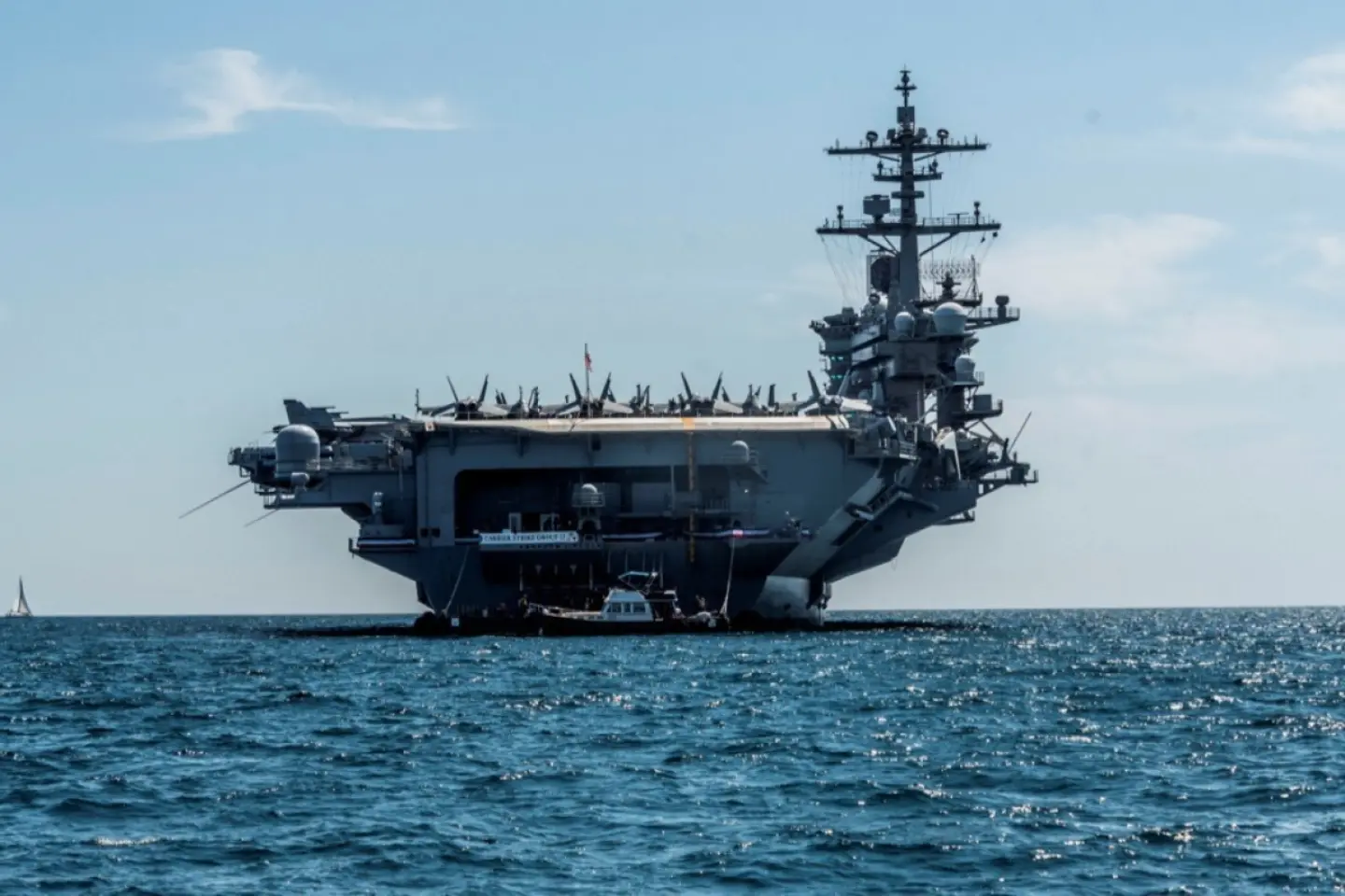 Portavionul USS Lincoln va fi înlocuit în Orientul Mijlociu