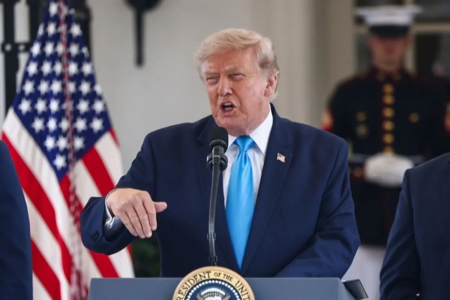 Trump amenință să bombardeze Omanul, un aliat al SUA