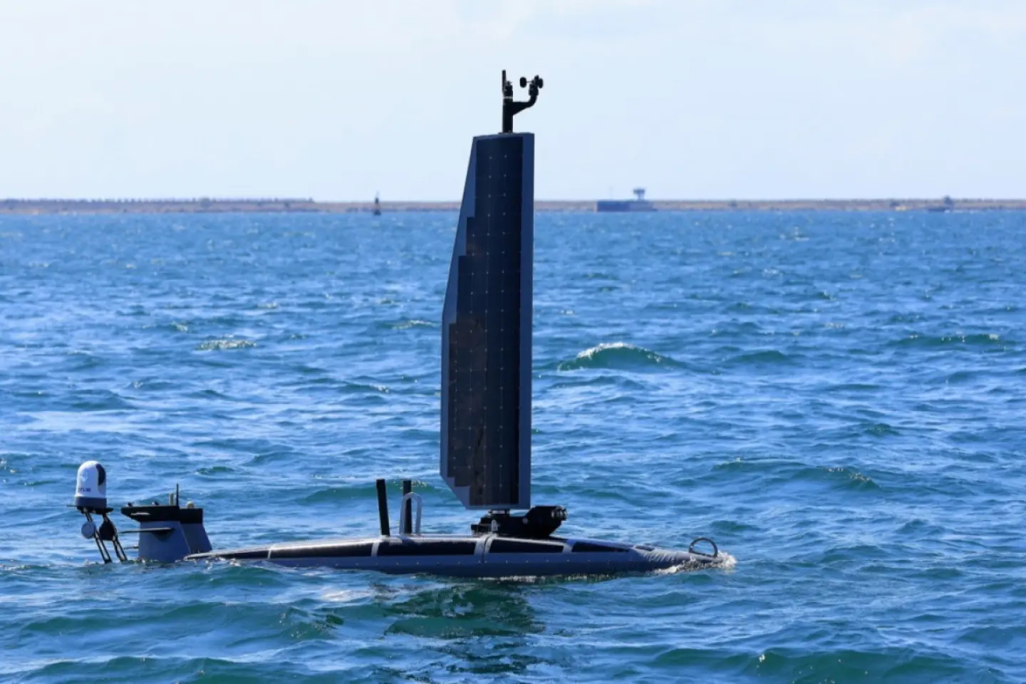 Armata română a distrus o dronă marină în apropierea unei platforme petroliere din Marea Neagră