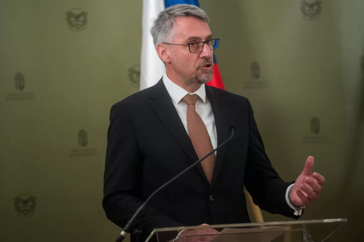 Object Name: HUNGARY CZECH REPUBLIC DIPLOMACY
