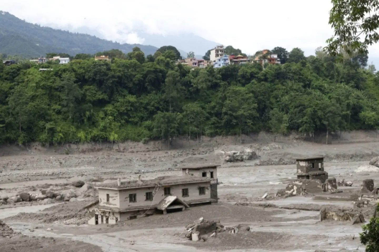 Inundații fulgerătoare la granița dintre Nepal și Tibet