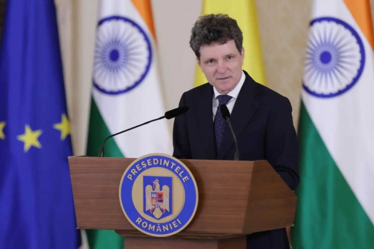 Nicuşor Dan îl apără pe şeful SPP de acuzaţiile de poliţie politică