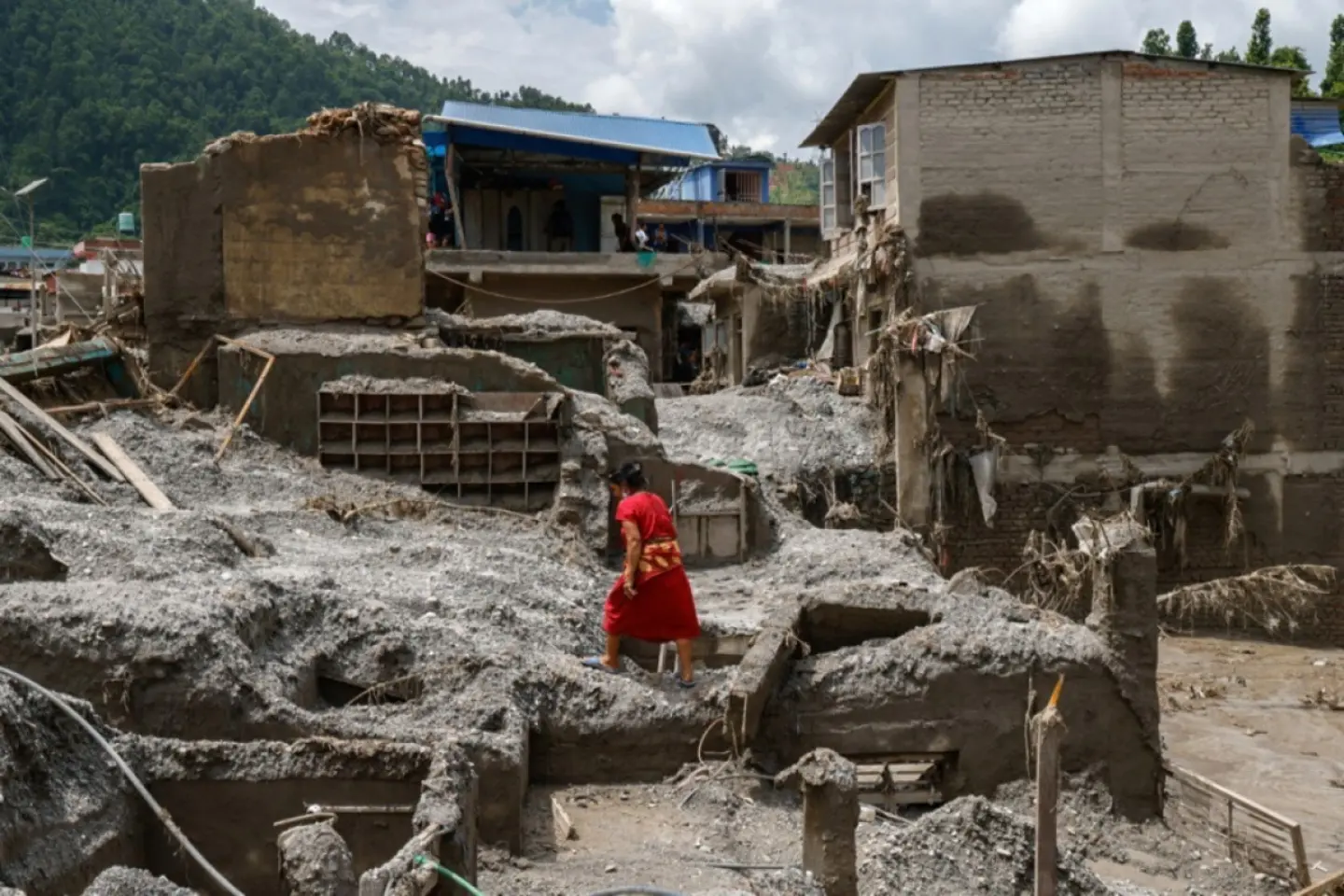 Creşte bilanţul morţilor în urma inundaţiilor devastatoare din Nepal şi China