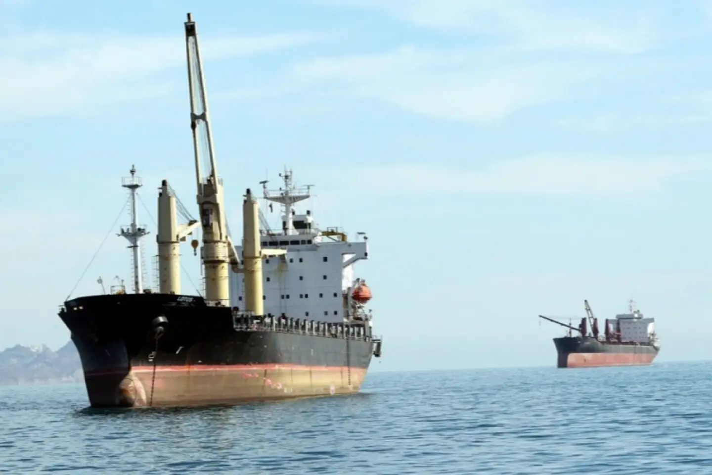 Traficul maritim în regiunea Golfului continuă să scadă