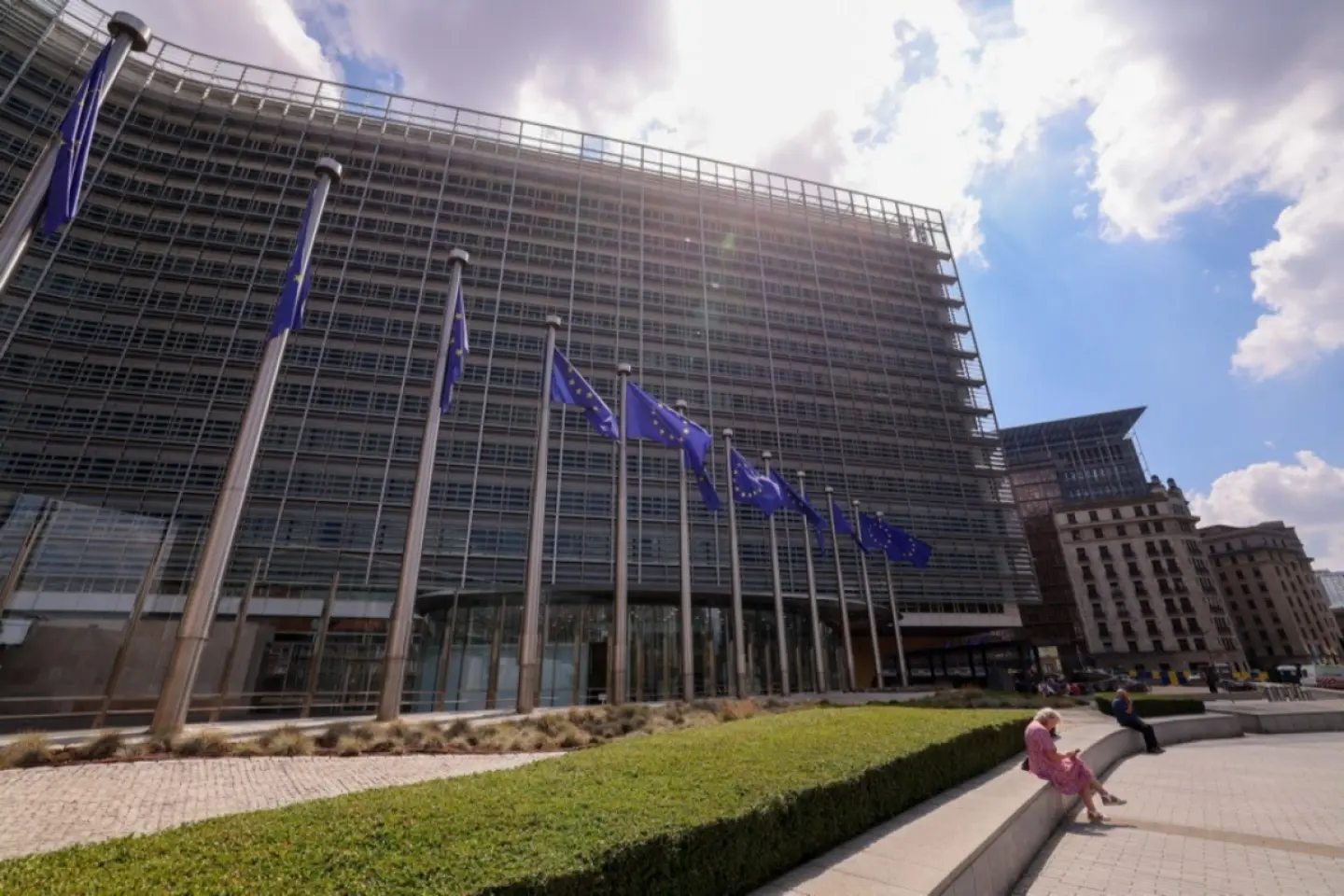 UE ar intenționa să își dezmembreze serviciul diplomatic