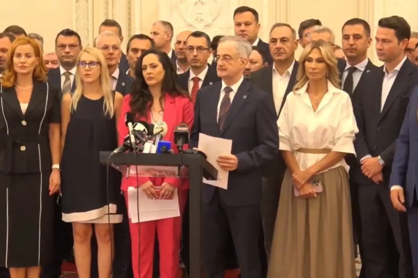 Deputații USR și PNL anunţă că vor boicota activităţile din Parlament