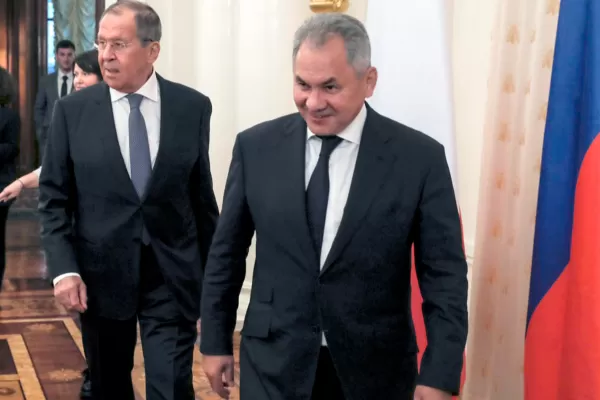 Popularii miniştri ruşi de Externe, Serghei Lavrov, şi Apărării, Serghei Şoigu, au renunţat la mandatele de deputat pe care le-au câştigat luna aceasta