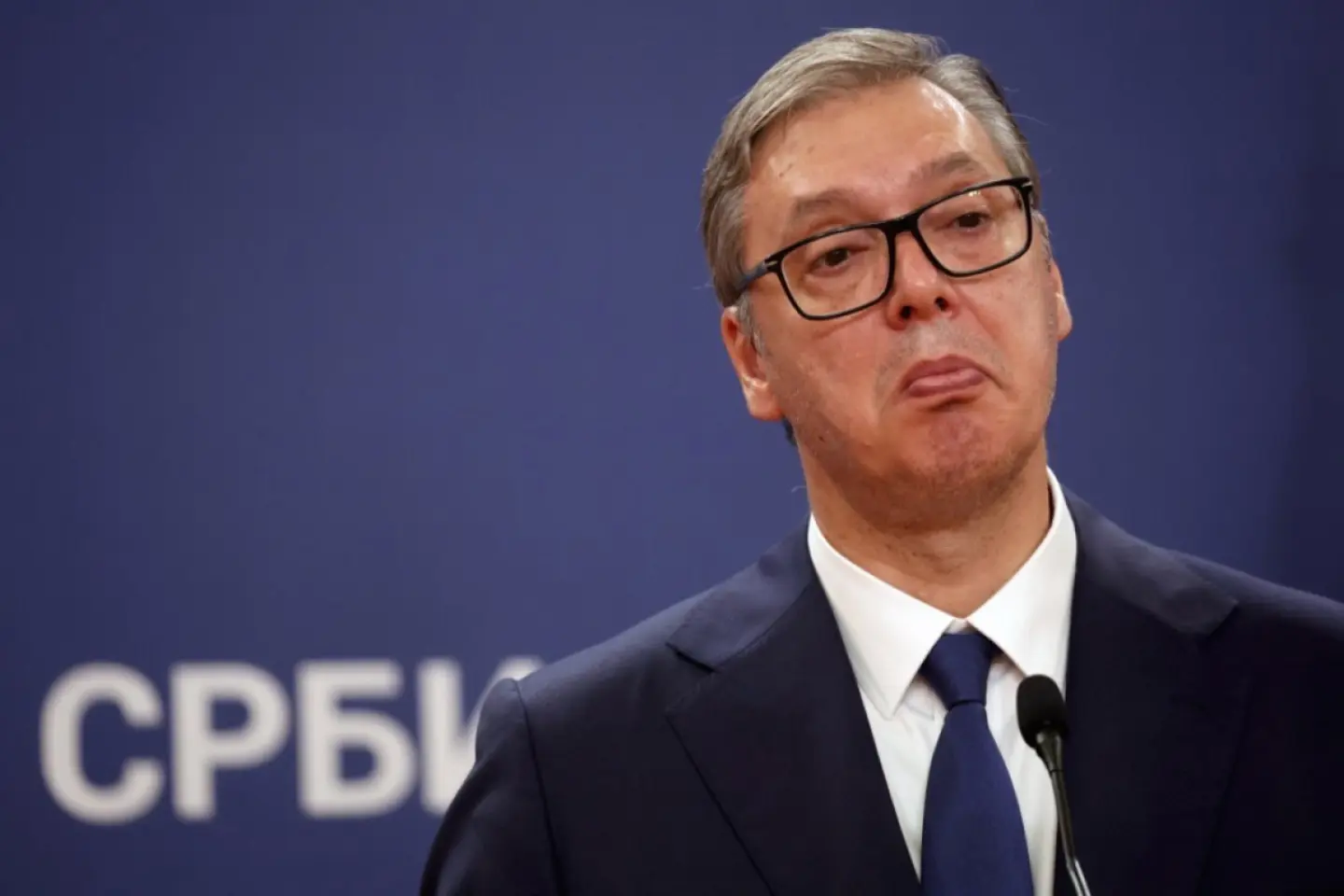 Guvernul sârb cere dizolvarea parlamentului