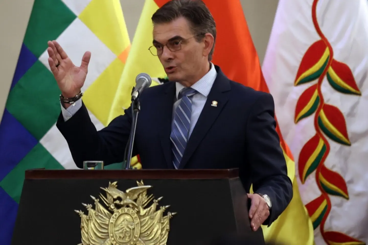 Președintele Boliviei acuză un atac împotriva guvernului după explozii la o instalație militară