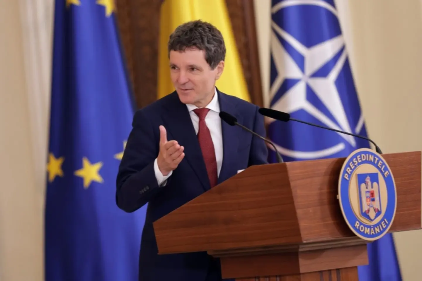 Nicușor Dan va participa la Summitul European dedicat Regiunii Arctice