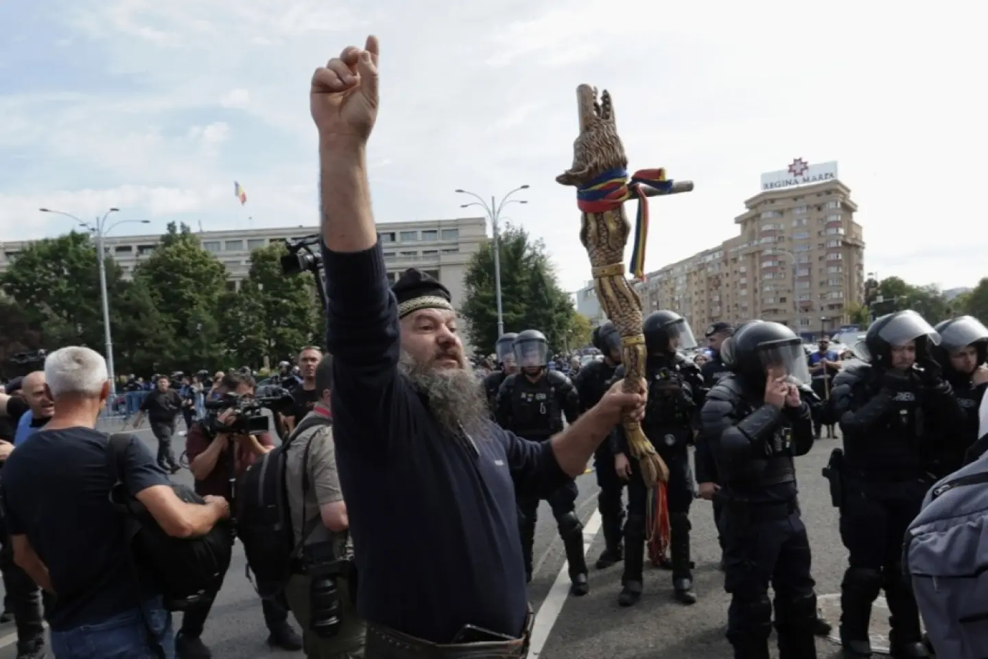 FAKE NEWS: Jandarmii au reprimat violent manifestația pașnică a ciobanilor și bucureștenilor