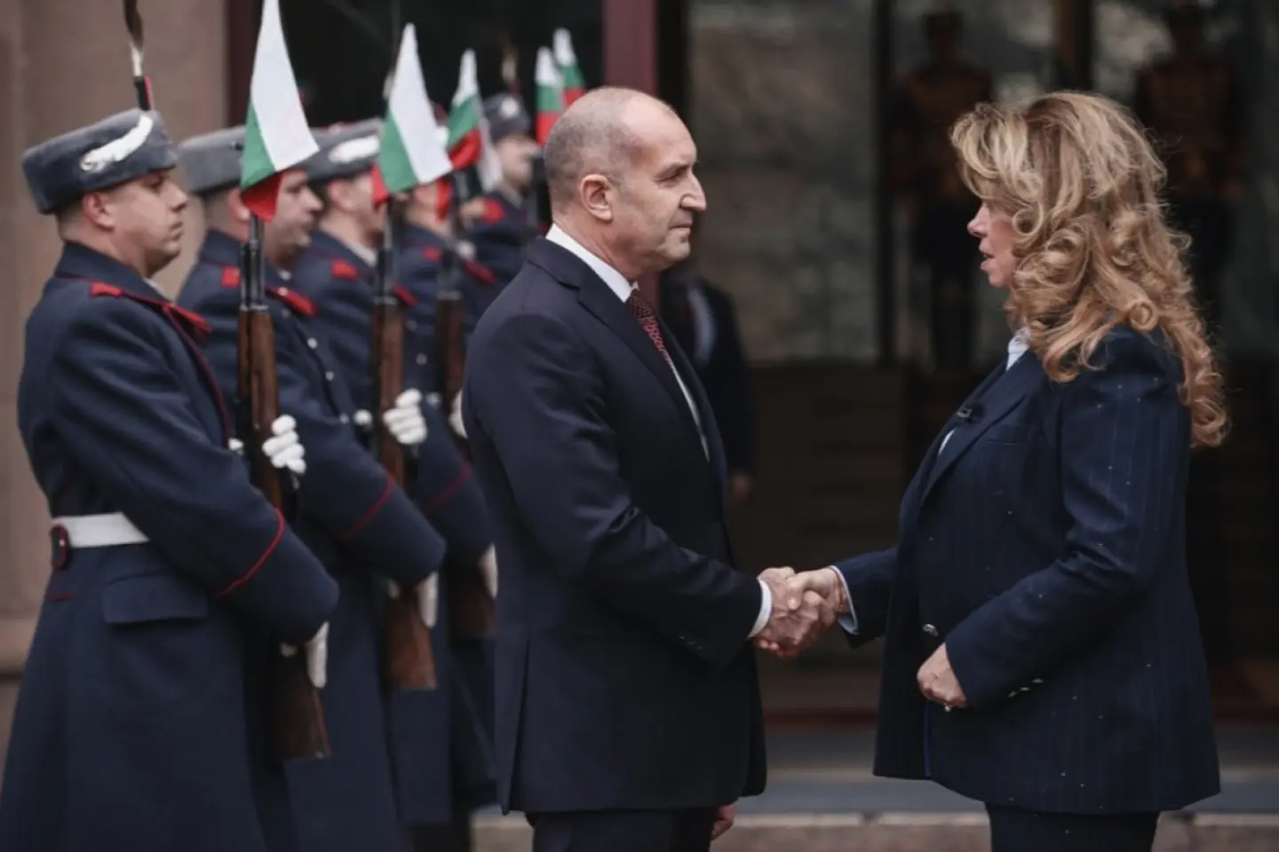 Partidul lui Radev vrea să-și consolideze puterea printr-o victorie la prezidențiale