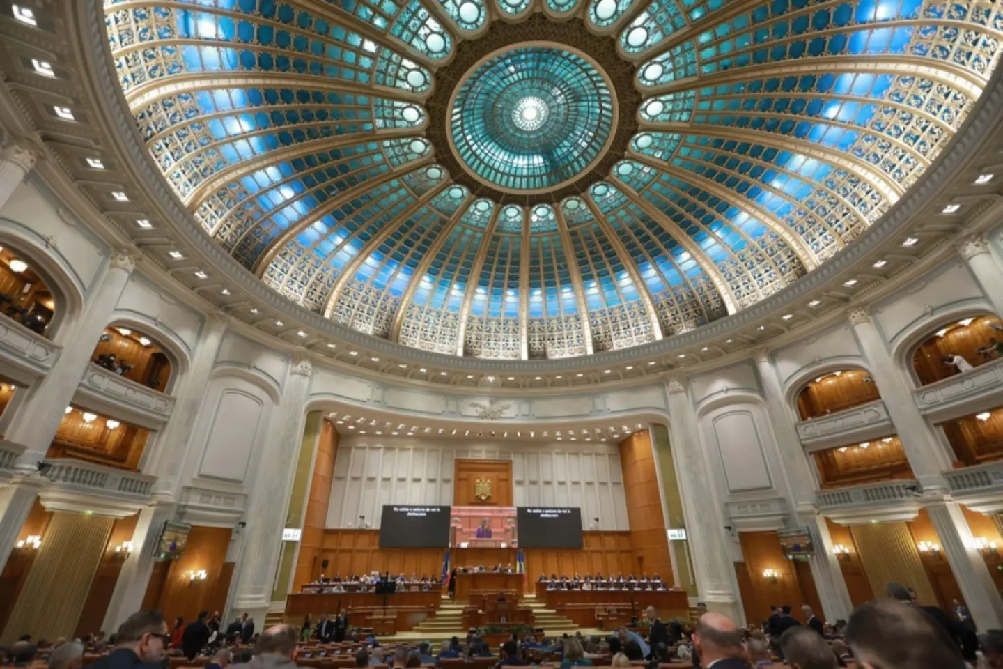 Au început audierile propunerilor de miniștri ai cabinetului Mureșan
