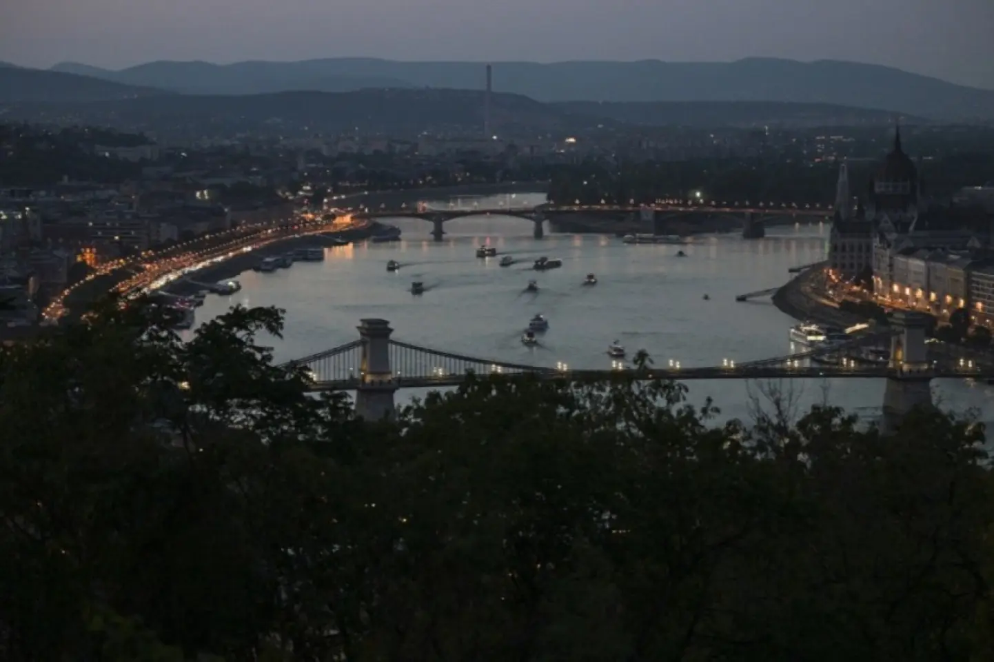 Foști miniștri din cabinetul Orban arestați