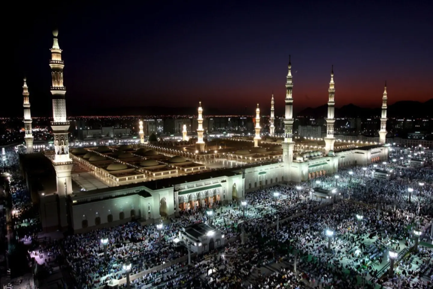 Arabia Saudită îi acuză pe rebelii houthi că au atacat orașul sfânt Medina
