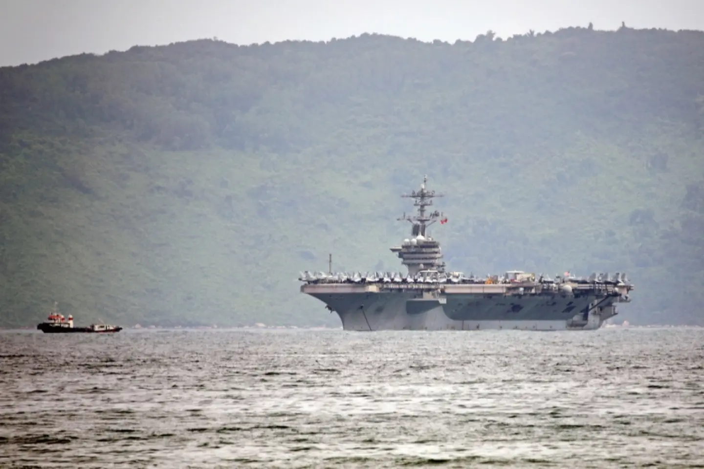 Armata americană trimite al treilea portavion în Orientul Mijlociu