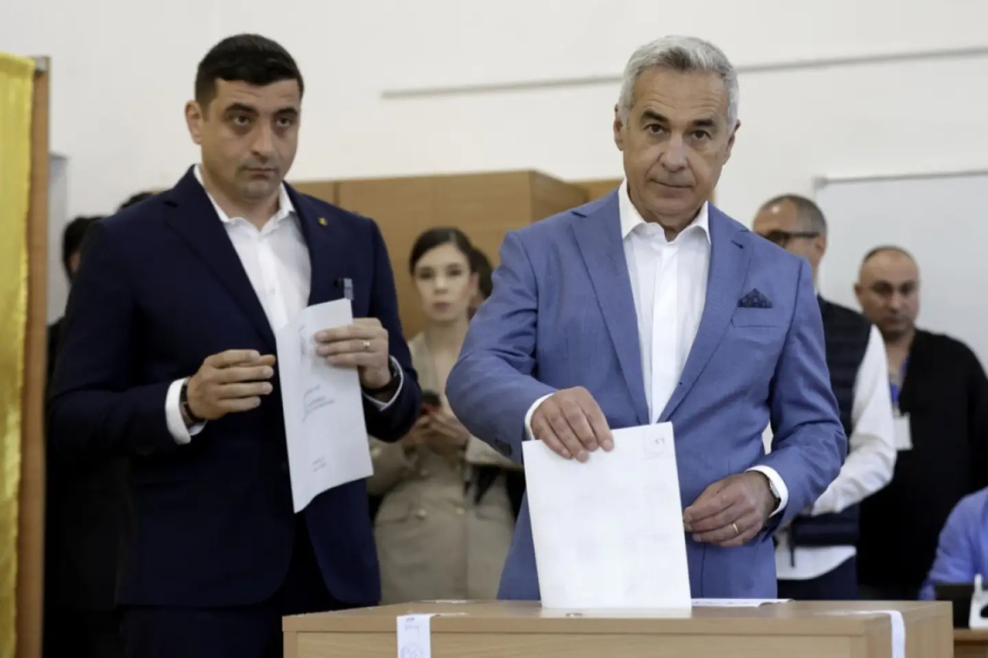 George Simion îşi cheamă susţinătorii la 