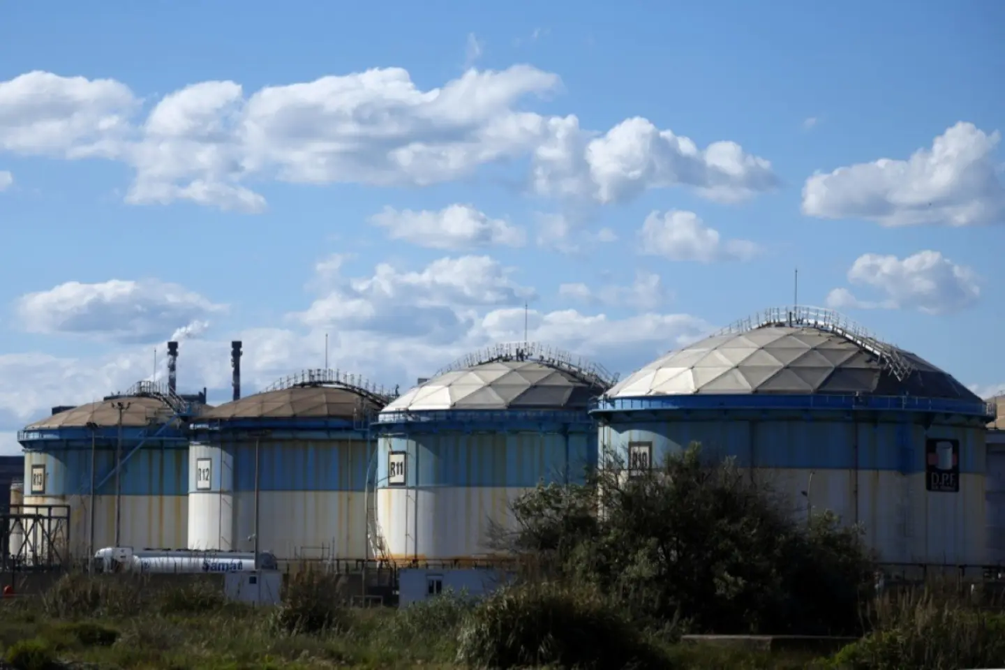 G7 scoate din rezerve 100 de milioane de barili de motorină și petrol