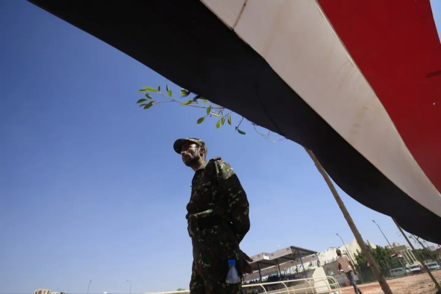 Guvernul Yemenului anunță un război total împotriva houthi