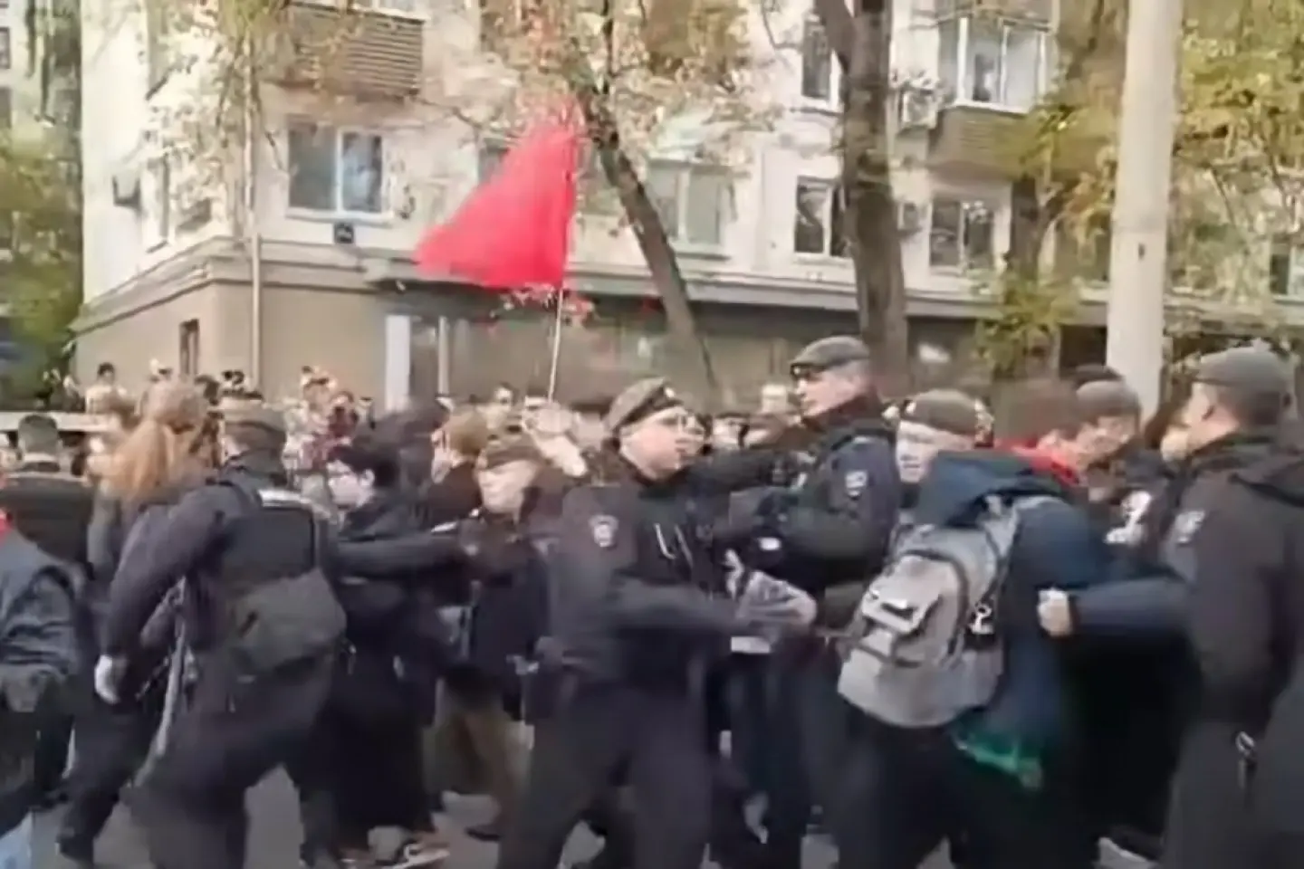 Zeci de ruși arestați după ce au scandat sloganuri anti-Kremlin