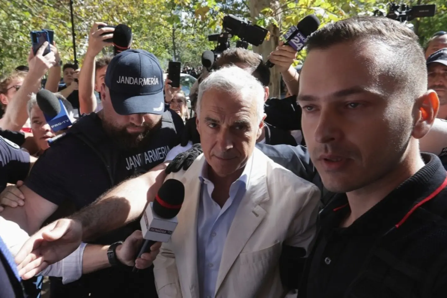 Călin Georgescu rămâne cu sechestrul pe vila din Mogoșoaia