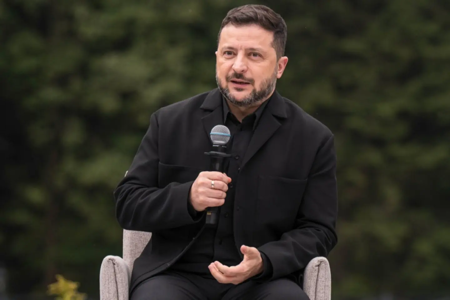 O delegație ucraineană va purta, astăzi și mâine, negocieri cu emisarii lui Trump