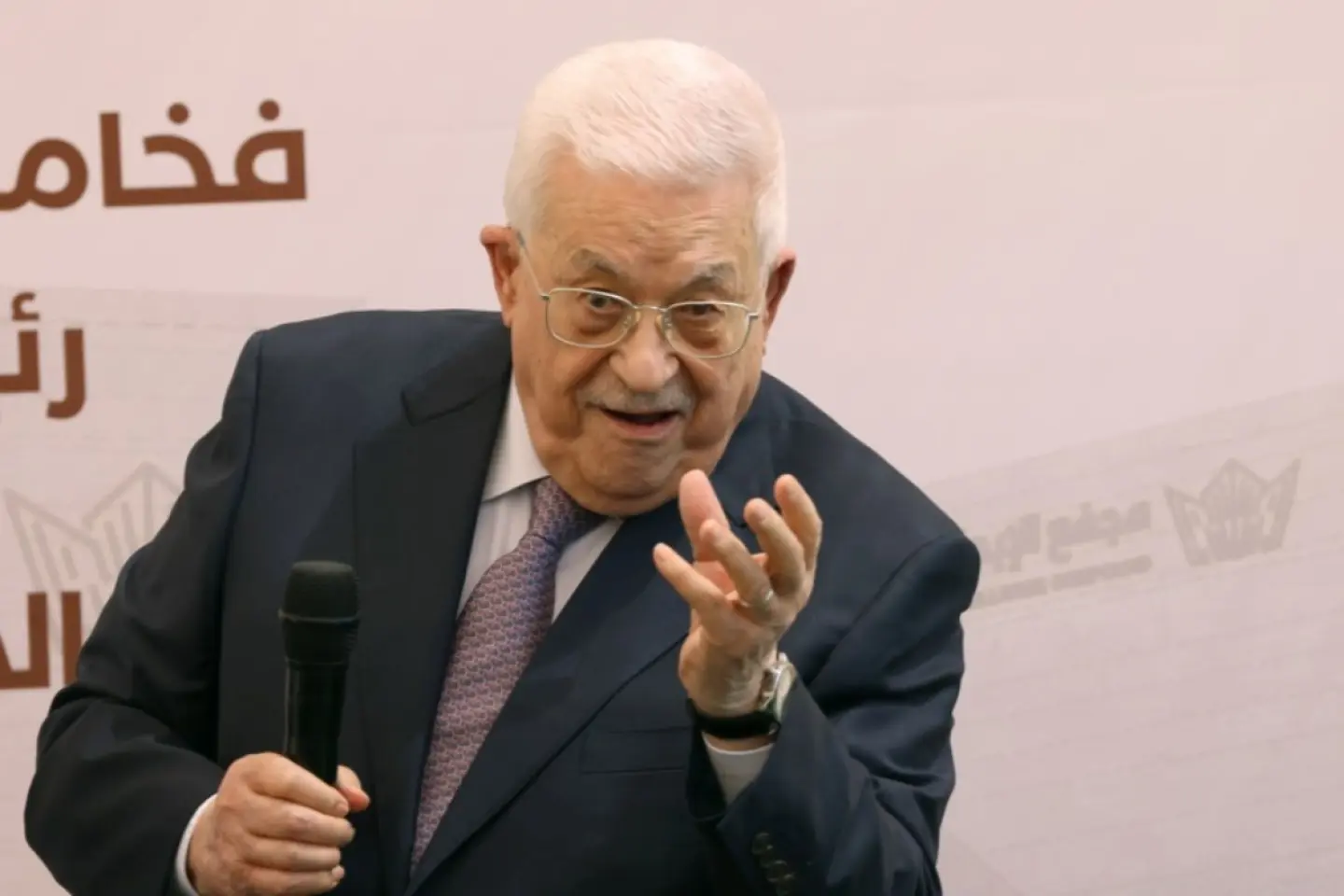 Președintele palestinian amână alegerile