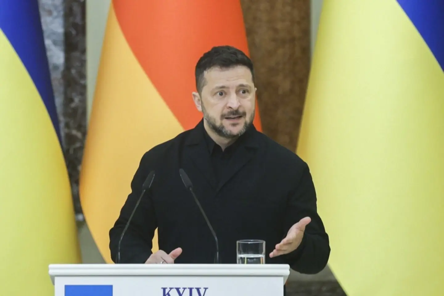 Volodimir Zelenski cere un armistițiu de două luni în schimbul alegerilor