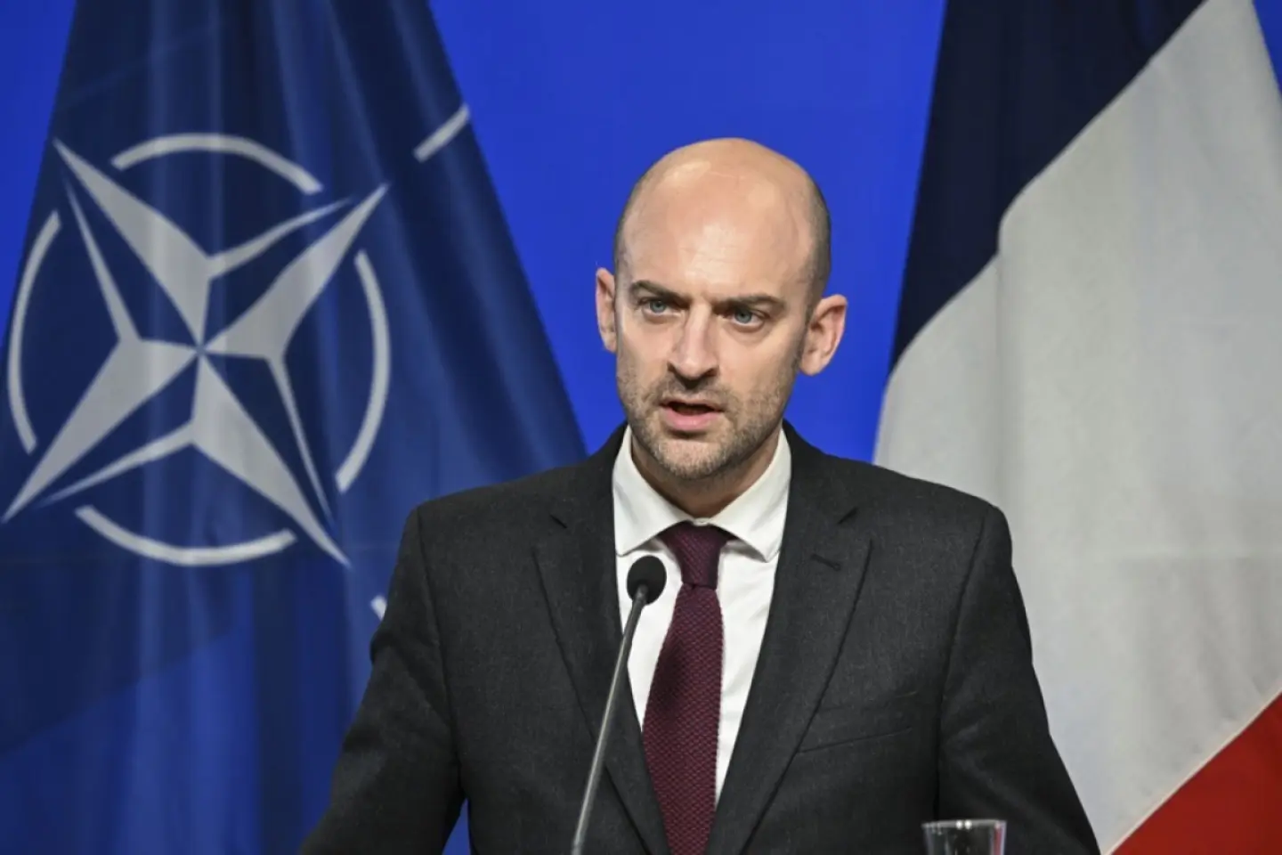 Franţa asigură Ucraina că sprijinul esenţial vine din Europa