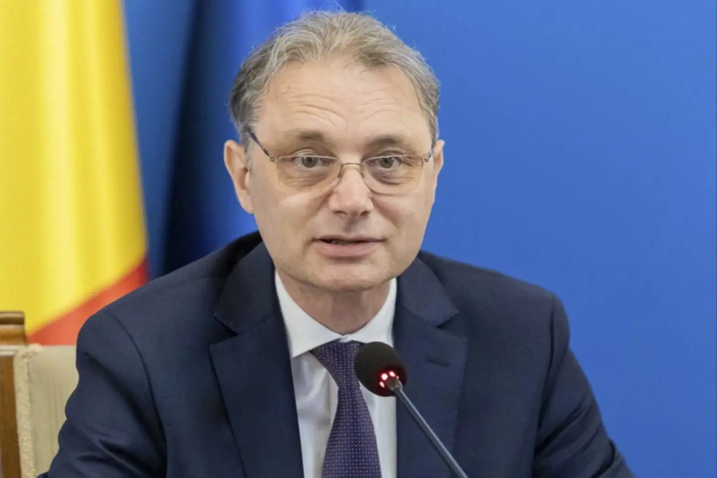 Fotografie ilustrativă pentru: Premierul desemnat Luca Niculescu a depus la Parlament lista miniștrilor și programul de guvernare